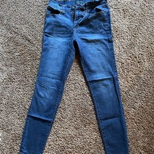 High wasted jegging Aeropostale jean. Size 4 regular.